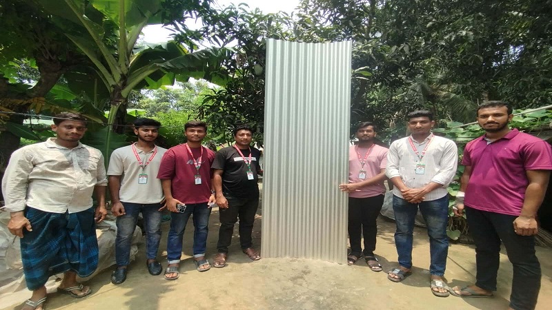 অসহায় বিধবা নারীর ঘর মেরামতে ডেউটিন দিল 'চৌগাছা পরিবার'